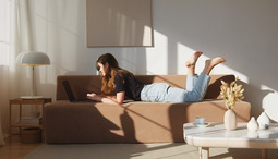 Ommøbleringen må ikke koste en formue, slik finner du en billig sofa