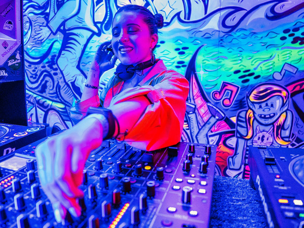 thumbnail of Hva bør du vite før du booker DJ til ditt neste event?